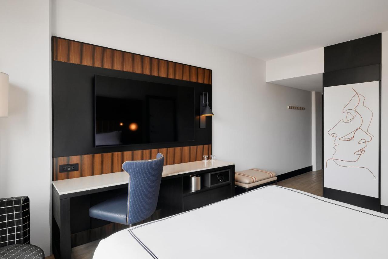 فندق The Godfrey Detroit, Curio Collection By Hilton المظهر الخارجي الصورة