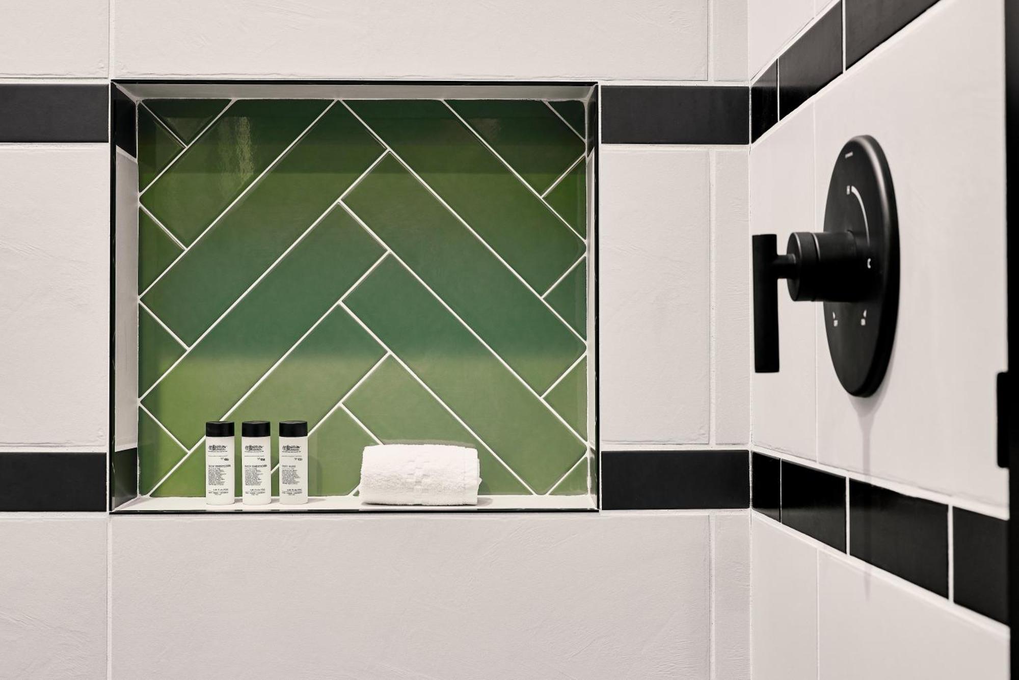 فندق The Godfrey Detroit, Curio Collection By Hilton المظهر الخارجي الصورة